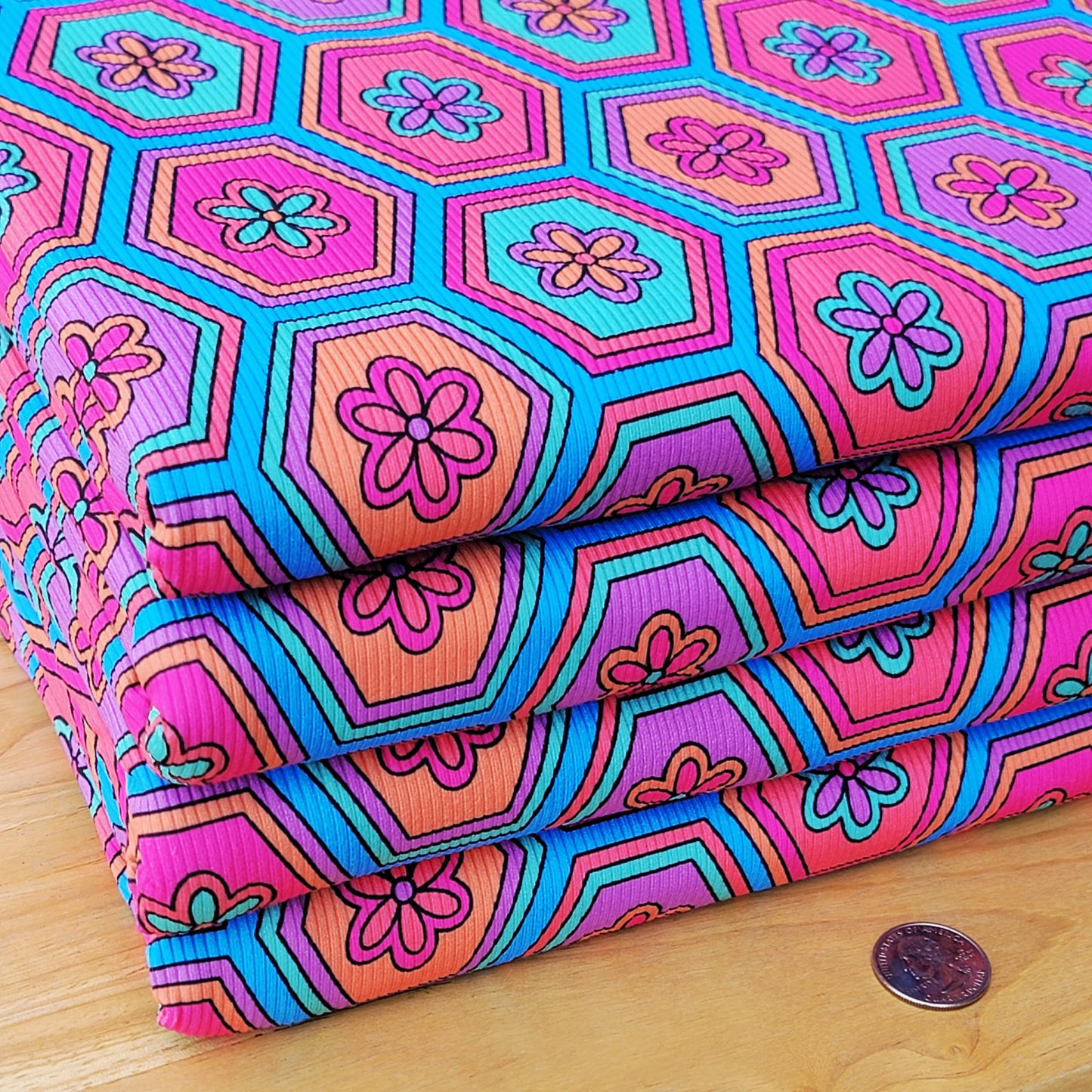 2x2 Yummy Rib Retro Daisies Hexagon Print