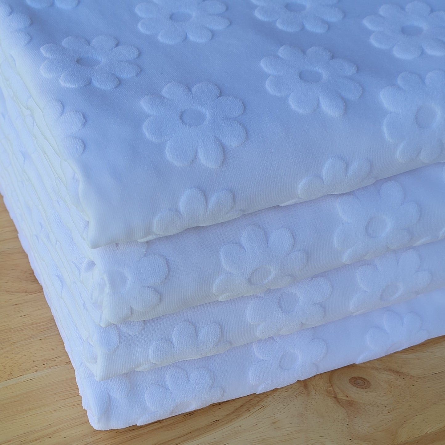 Jacquard knit Optic White Daisies