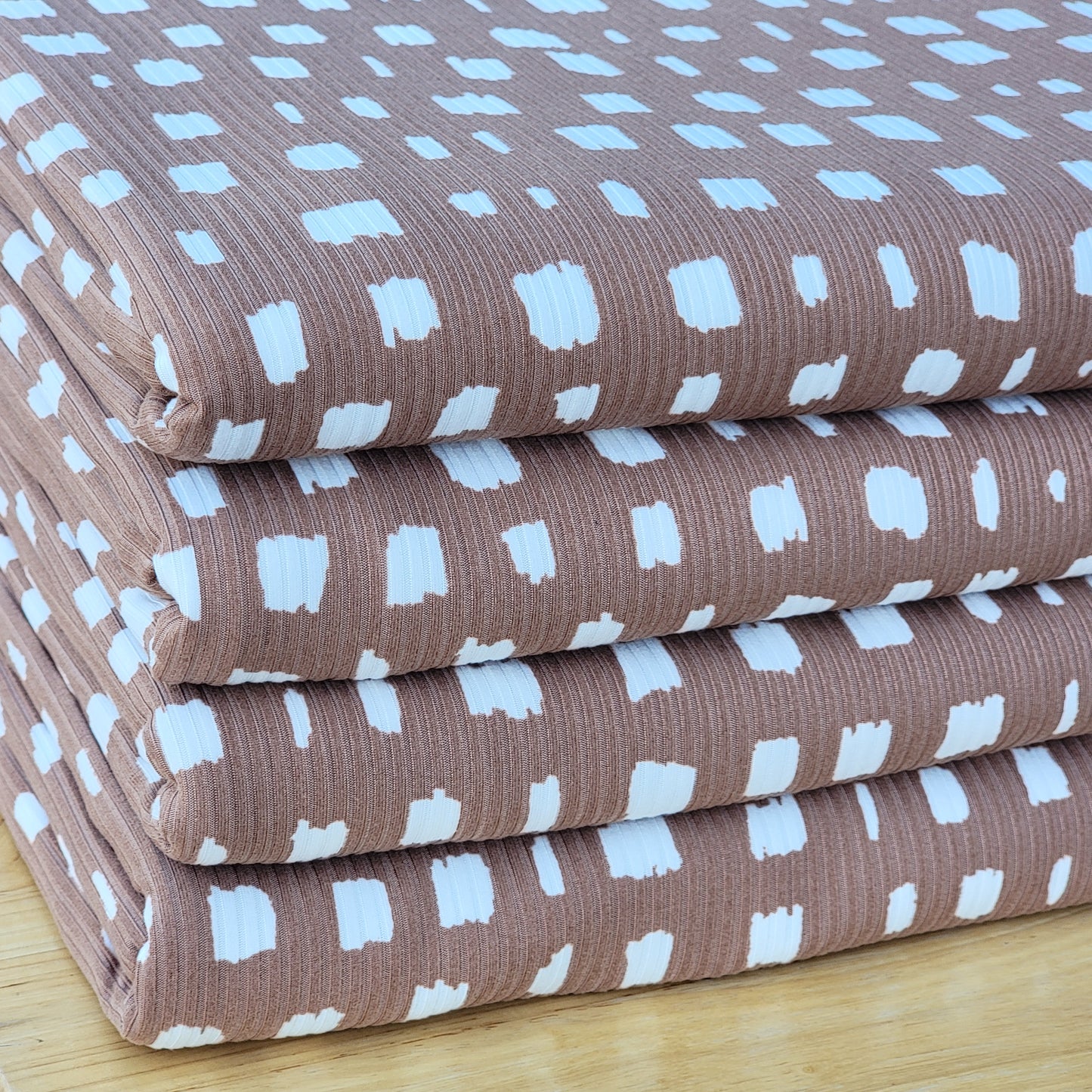 4x2 Yummy Rib Mocha Spots Print
