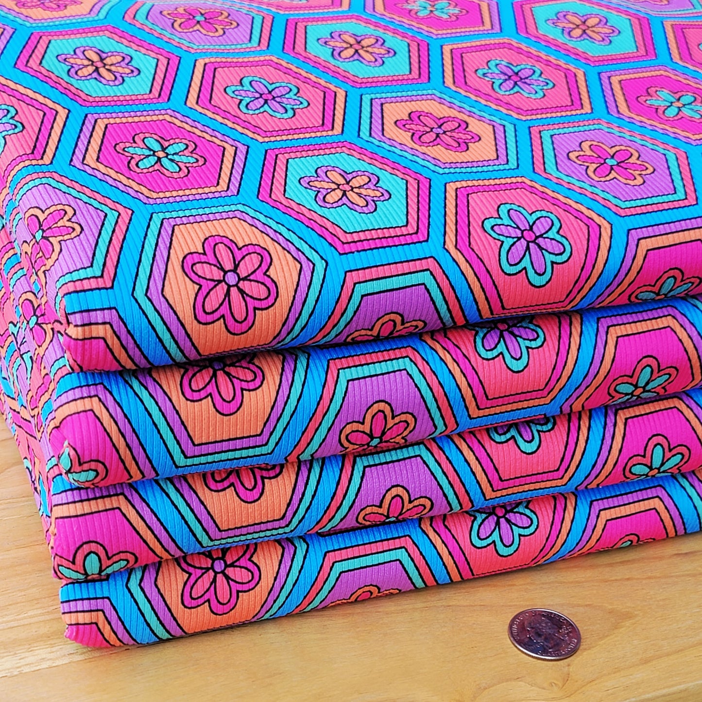 2x2 Yummy Rib Retro Daisies Hexagon Print