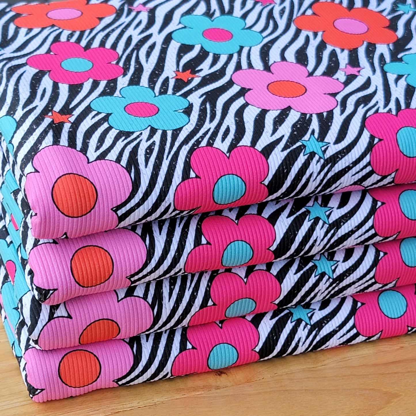 2x2 Yummy Rib Zebra & Retro Diasies Print