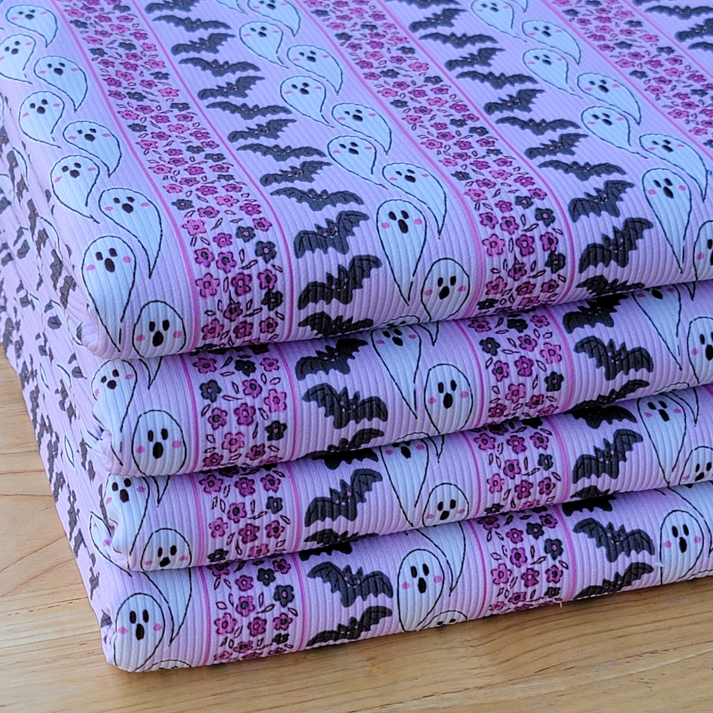 2x2 Yummy Rib Retro Halloween Ghist & Bats Boho Print