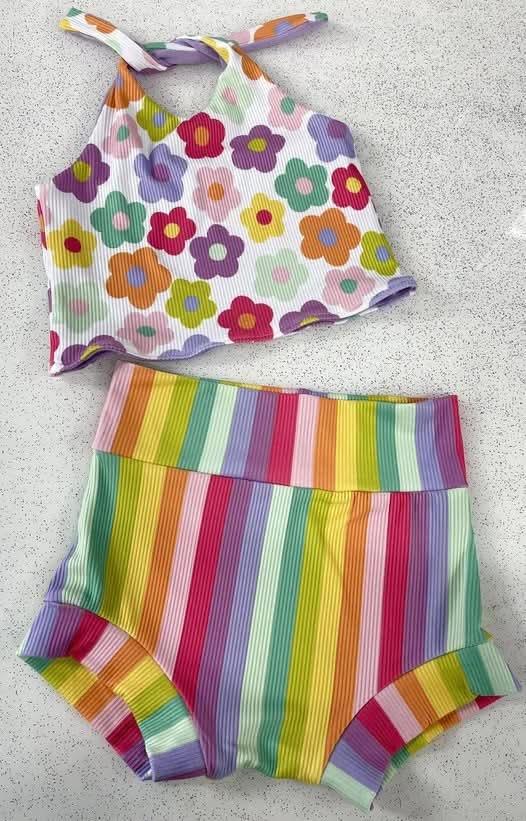 2x2 Yummy Rib Multicolor Daisies Print