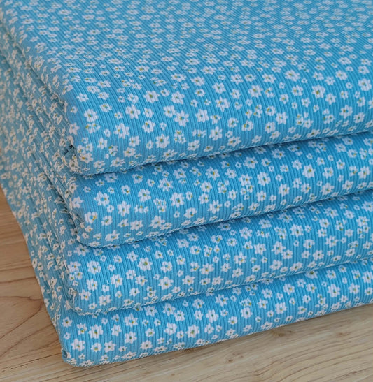 Yummy Rib Turquoise Base Small Daisies Print