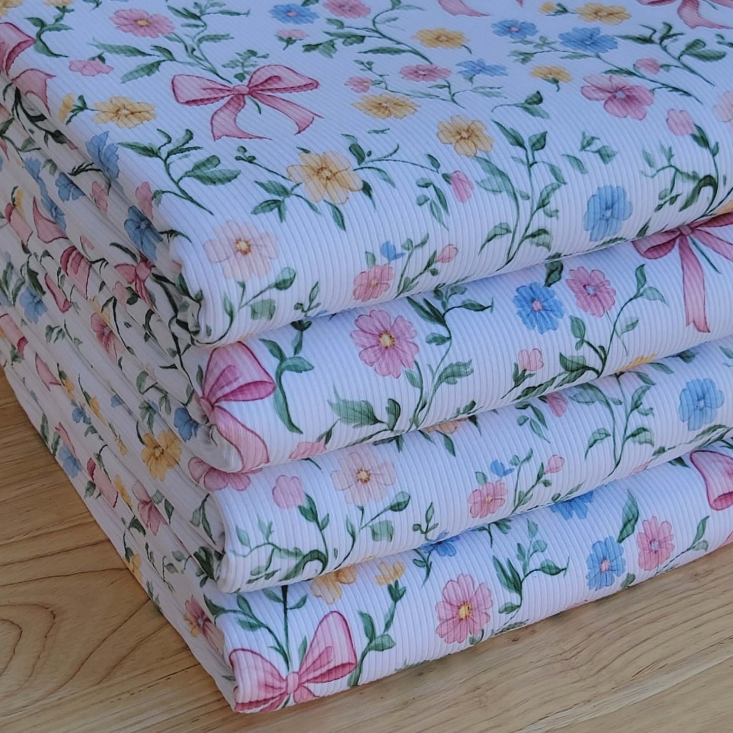 2x2 Yummy Rib White Base Bows & Flowers Print
